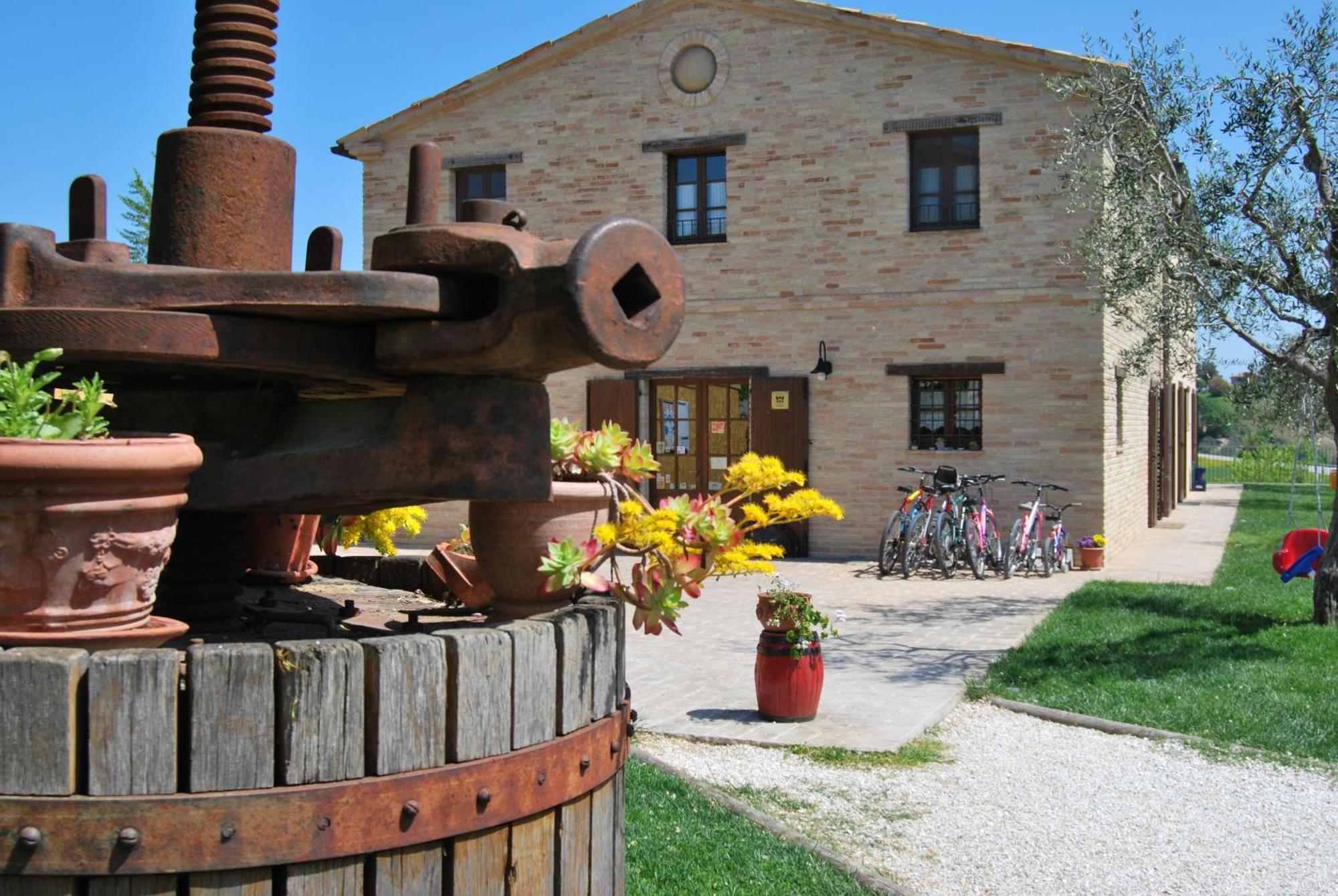 Cadabò Vila Montecarotto Exterior foto